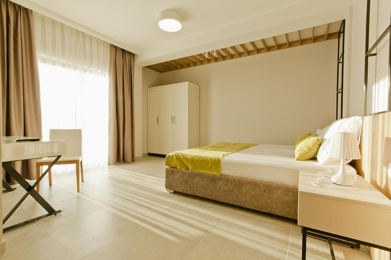 Hotel Hills ウルツィニ エクステリア 写真